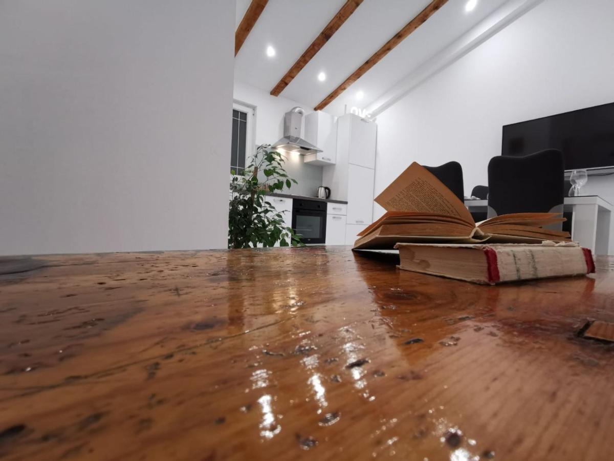 Apartmani Pina 2 Каштела Экстерьер фото